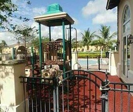 1485 NE 33rd Rd in Homestead, FL - Foto de edificio - Building Photo