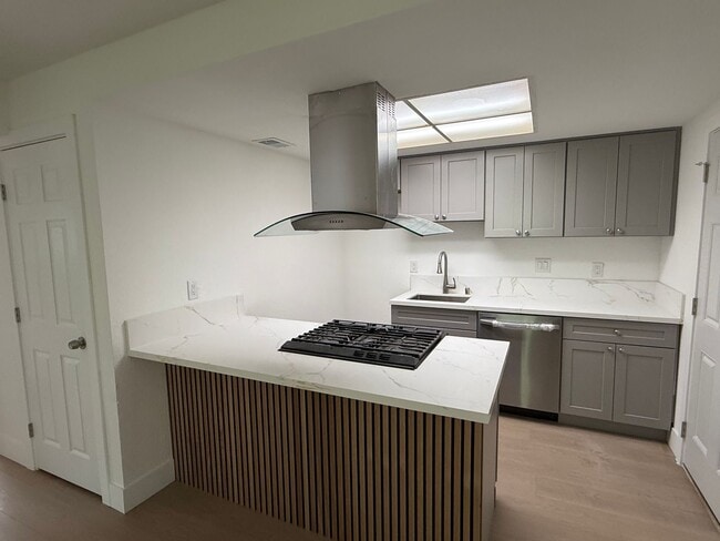 403 Elizabeth Way in Woodland, CA - Building Photo - Building Photo