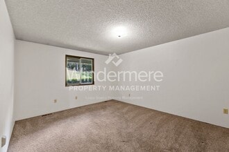 2201 E Casper Dr in Spokane, WA - Building Photo - Building Photo