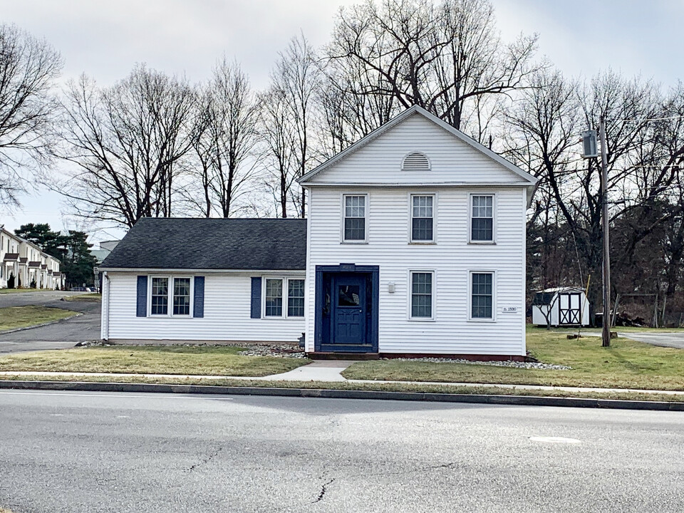 404 N Main St in Manchester, CT - Building Photo