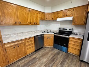 609 N 29th St in Bismarck, ND - Foto de edificio - Building Photo