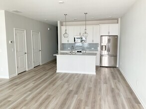 483 Crown Dr in Cartersville, GA - Building Photo - Building Photo