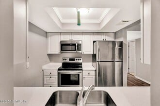 6646 La Mirada Dr E in Jacksonville, FL - Building Photo - Building Photo