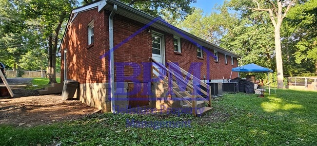 908 N Dupont Ave in Nashville, TN - Building Photo - Building Photo