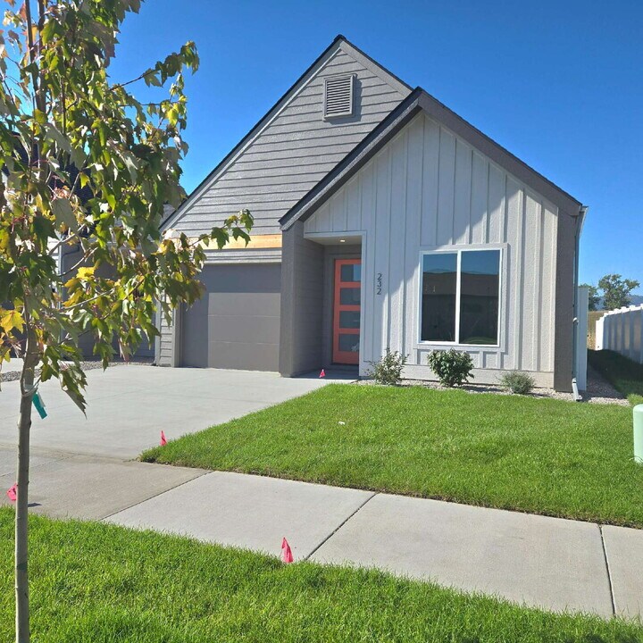 232 Northridge Dr in Kalispell, MT - Building Photo
