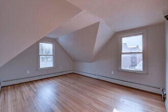 93 Meadow St in Naugatuck, CT - Building Photo - Building Photo