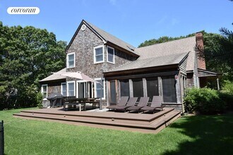 19 Grape Arbor Ln in East Hampton, NY - Building Photo - Building Photo