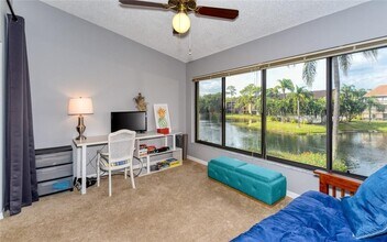 5652 Ashton Lake Dr in Sarasota, FL - Building Photo - Building Photo
