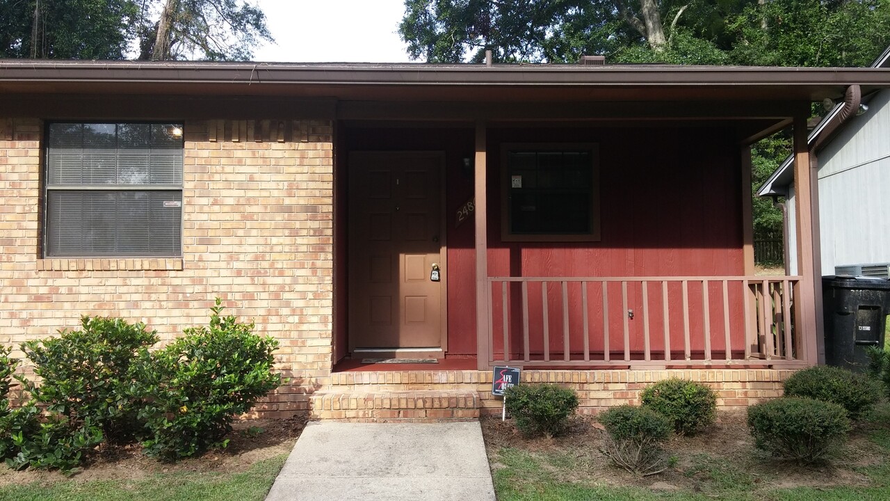 2486 Wren Hollow Dr-Unit -B in Tallahassee, FL - Building Photo
