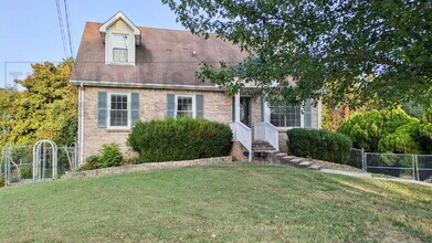 3388 Oak Park Dr in Clarksville, TN - Building Photo - Building Photo