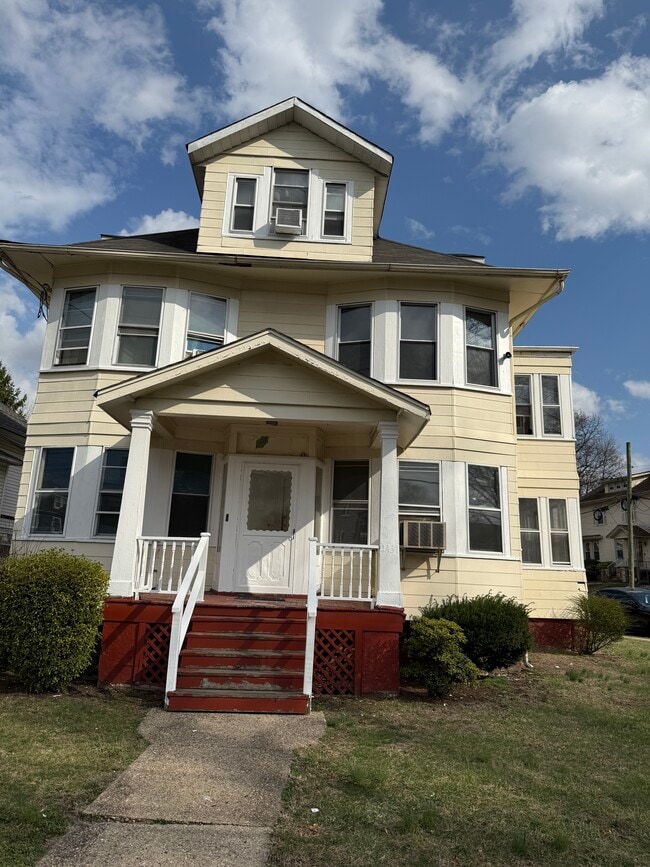 1437 Munn Ave, Unit 1st flr apt