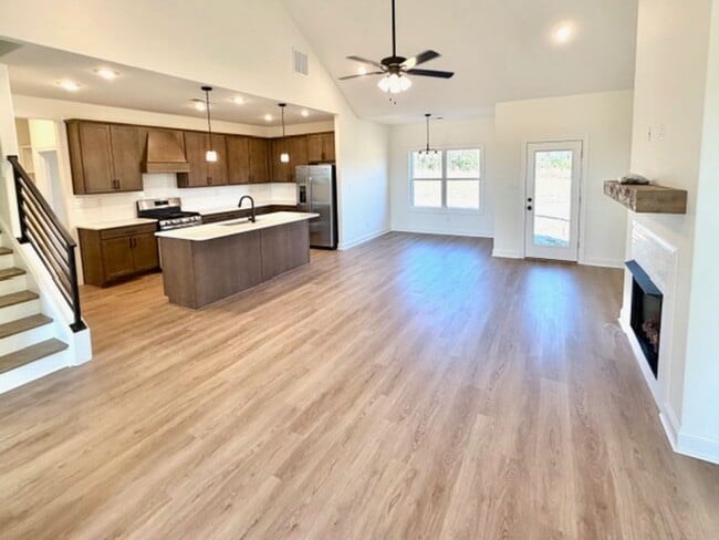 7486 Newbury Dr in Olive Branch, MS - Foto de edificio - Building Photo