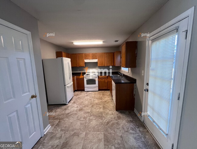 2015 Ivy Ln in Union City, GA - Building Photo - Building Photo