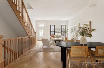 Stunning Brand New Townhouse for Rent in Bushwick! in Brooklyn, NY - Foto de edificio - Building Photo