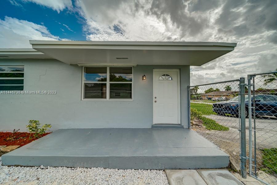 5613 SW 27th St-Unit -1 in West Park, FL - Building Photo