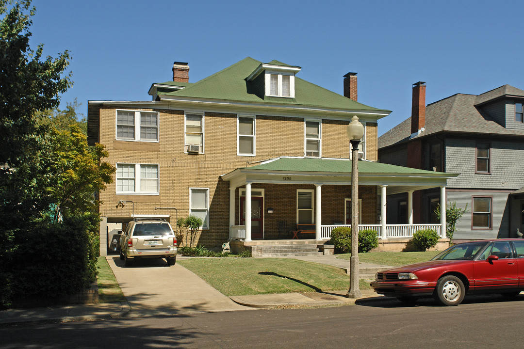 1298 Carr Ave in Memphis, TN - Building Photo