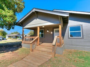 1215 NW 8th St in Oklahoma City, OK - Building Photo - Building Photo