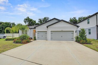 2824 Quail Crst Ct in Valrico, FL - Foto de edificio - Building Photo