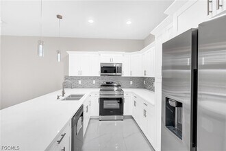 725 Lamar St E in Lehigh Acres, FL - Building Photo - Building Photo