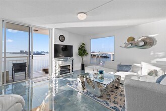 100 Pierce St in Clearwater, FL - Building Photo - Building Photo