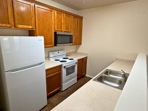 10822 Mathom Landing in Universal City, TX - Building Photo - Building Photo