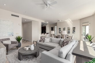 15802 N 71st St in Scottsdale, AZ - Building Photo - Building Photo