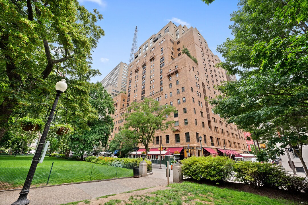 219 S 18th St, Unit 705 in Philadelphia, PA - Building Photo
