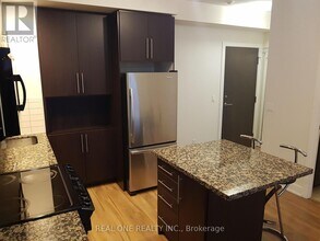 28 Linden St in Toronto, ON - Building Photo - Building Photo