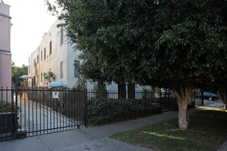 152 S Westmoreland Ave in Los Angeles, CA - Foto de edificio - Building Photo