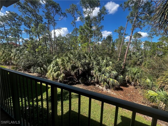 1230 Wildwood Lakes Blvd in Naples, FL - Building Photo - Building Photo