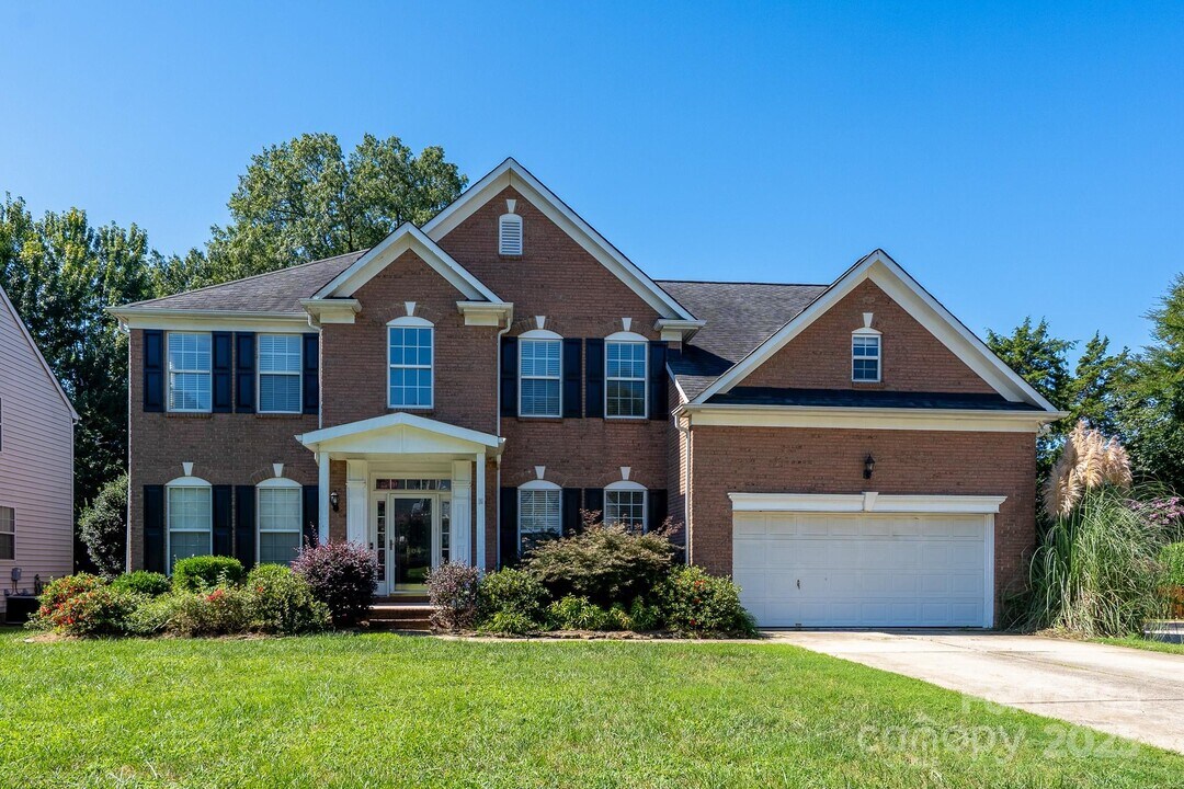 604 Queenswater Ln in Waxhaw, NC - Building Photo