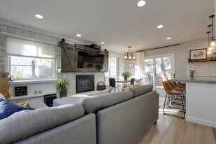 266 King St W, Unit B in St. Paul, MN - Building Photo