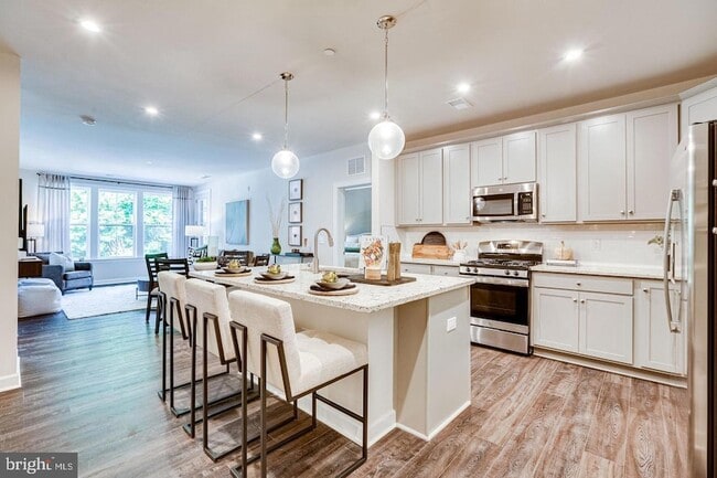 21731 Dovekie Ter, Unit Unit 403 in Ashburn, VA - Building Photo - Building Photo