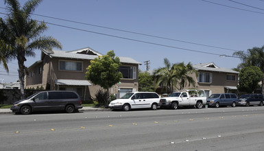 Citrus Palms Apartments in Anaheim, CA - Building Photo - Building Photo