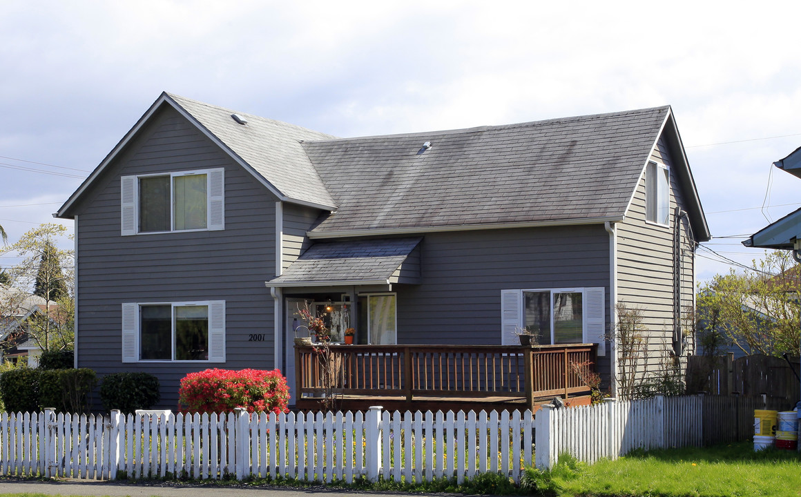 2001 Rockefeller Ave in Everett, WA - Foto de edificio