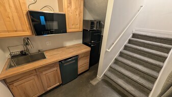 11478 S Old Cedar Dr, Unit Basement Apartment in South Jordan, UT - Building Photo