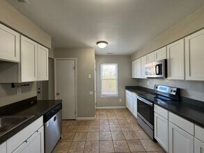 621 Aubrey Dr in Virginia Beach, VA - Building Photo - Building Photo