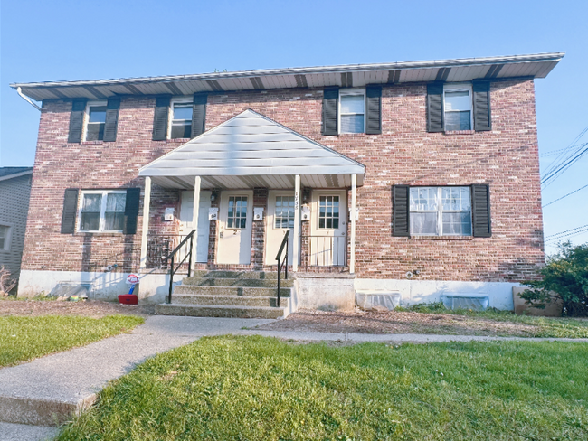 property at 1738 W Cedar St