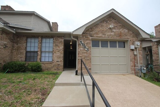 property at 5963 Creekside Cir