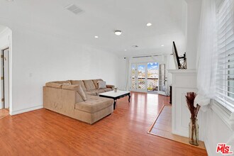 1133 S Swall Dr in Los Angeles, CA - Building Photo - Building Photo