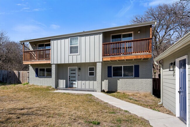 6104 Reicher Dr in Austin, TX - Building Photo - Building Photo