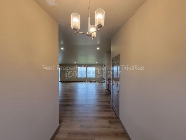 10509 Silverbright Dr in Pasco, WA - Building Photo - Building Photo