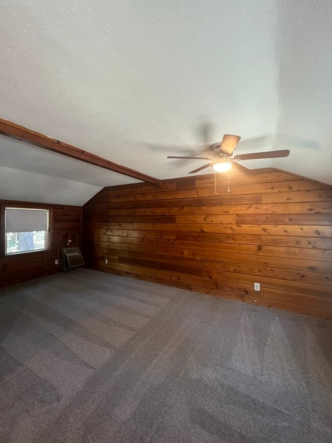 3780 Stewart Way in South Lake Tahoe, CA - Building Photo - Building Photo