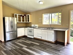 11-2889-2889 Kilihune Rd in Volcano, HI - Building Photo - Building Photo
