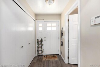 116 Regents Blvd in Troy, MI - Building Photo - Building Photo