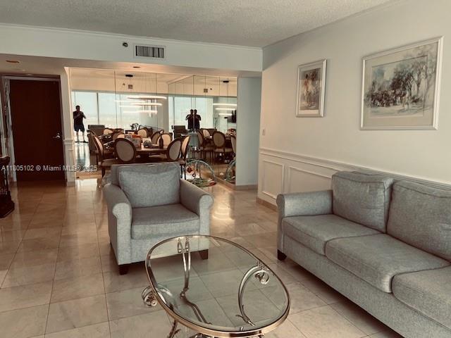property at 1000 W Island Blvd