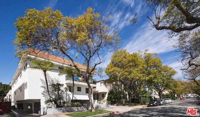 1009 N Edinburgh Ave in West Hollywood, CA - Building Photo - Building Photo