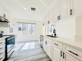 439 1/2 Hayworth Ave in Los Angeles, CA - Building Photo