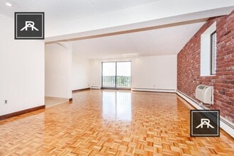 33 Harris St in Brookline, MA - Building Photo - Building Photo