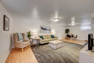 471 S Marshall St in Lakewood, CO - Building Photo - Building Photo